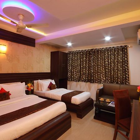 ת'יין Hotel Railway Inn מראה חיצוני תמונה